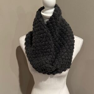 Banana Republic vintage Italian yarn chunky infinity scarf